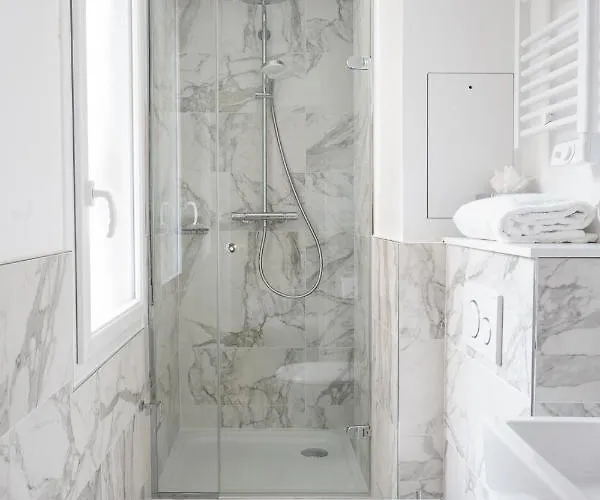 31 - Tour Eiffel 3* Paris