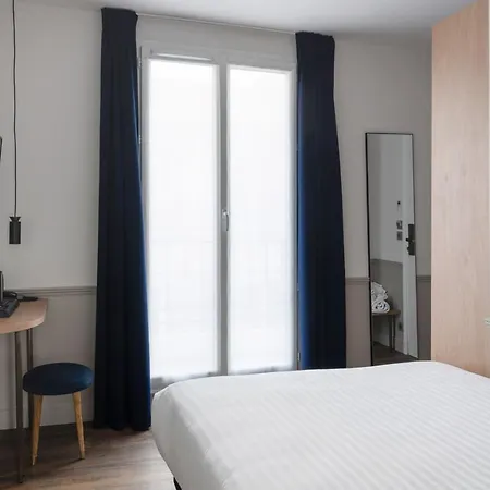 31 - Tour Eiffel Париж