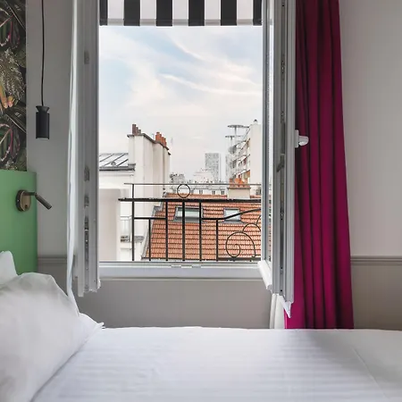 31 - Tour Eiffel 3* Paris