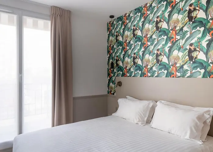 31 - Tour Eiffel 3* 파리