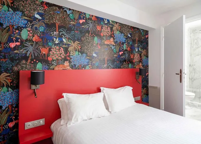 31 - Tour Eiffel 3* Paris