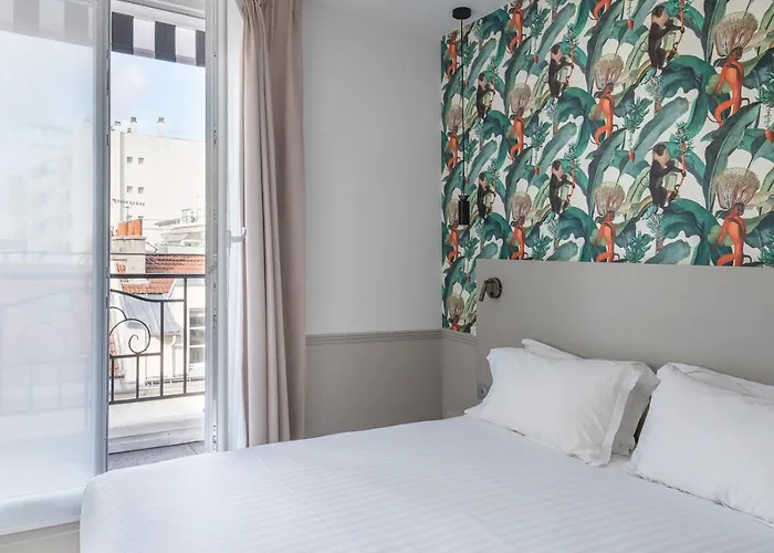 31 - Tour Eiffel 3* 파리