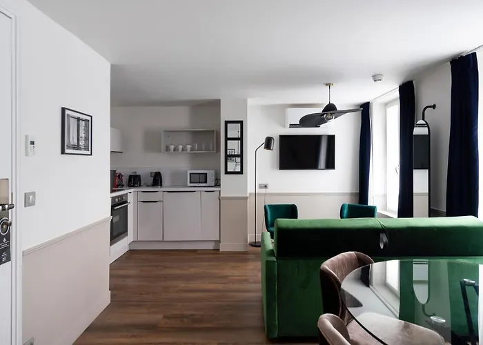 31 - Tour Eiffel 3* 파리