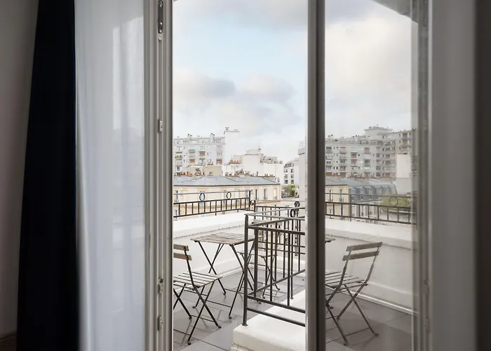 31 - Tour Eiffel فندق