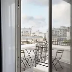 31 - Tour Eiffel מלון