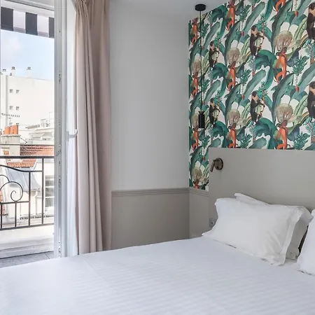 31 - Tour Eiffel 3* Paris