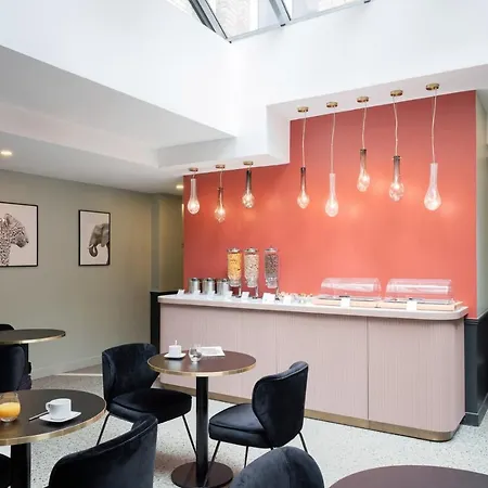 31 - Tour Eiffel Hotel 3*